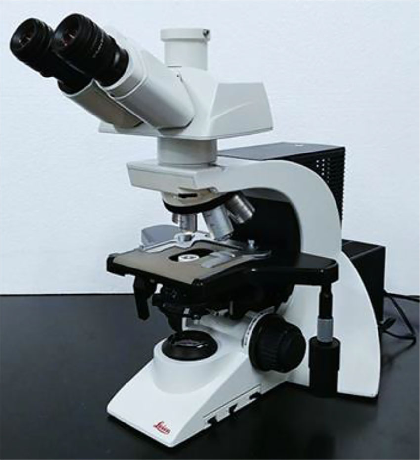 Fig. 5. Leica DM2500 laboratory microscope.